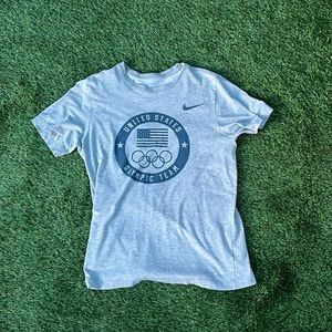 Men’s Nike Olympic USA T-shirt.